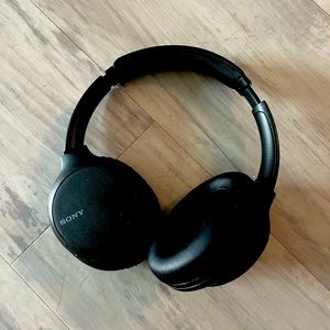 SONY OVER THE EAR HEADPHONES
